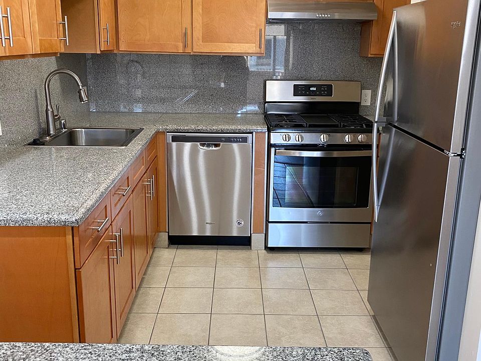 1st image of 1617 N Poinsettia Pl #205