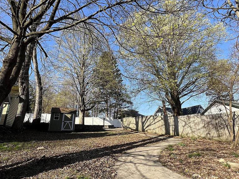 519 School St — Photo 43
