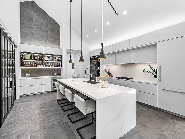 1275 N Swinton Ave — Photo 30