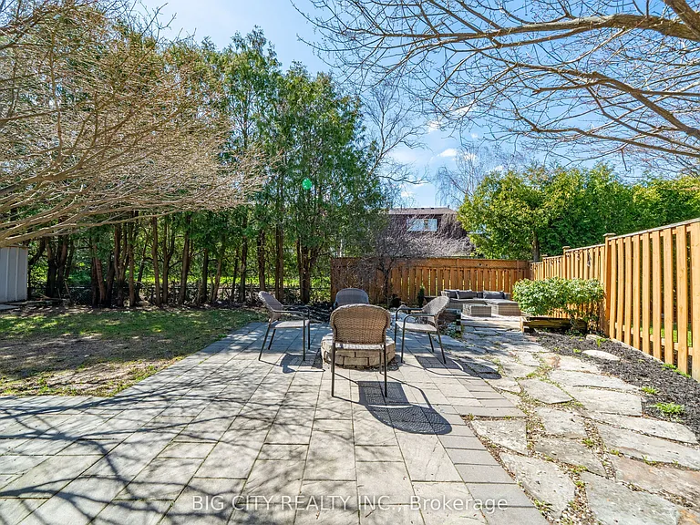 26 Carondale Cres — Photo 39