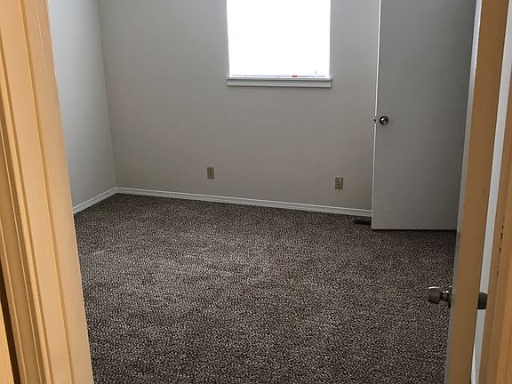 5th image of 3209 Oakmoore Dr