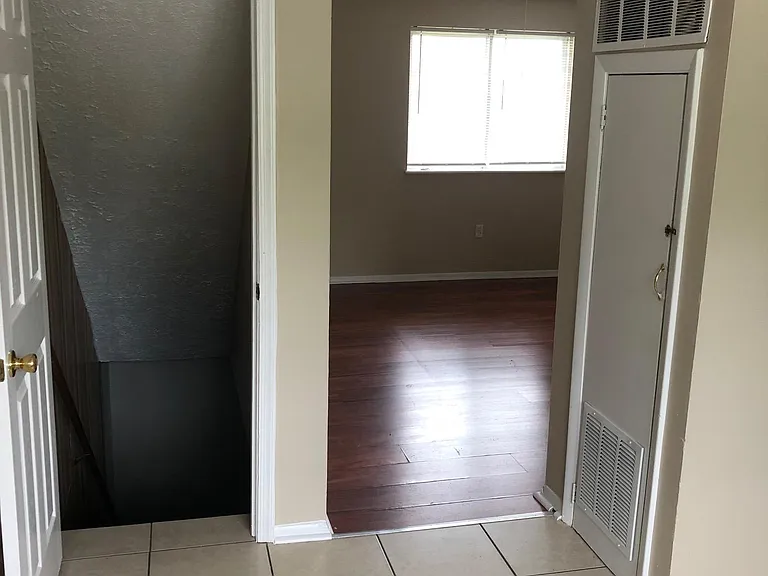 211 Columbine Ct — Photo 6