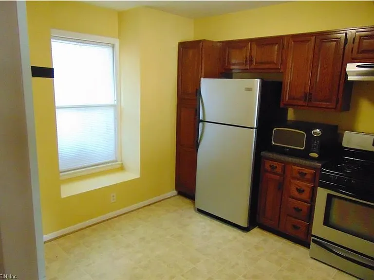 125 Wexford Dr E — Photo 24