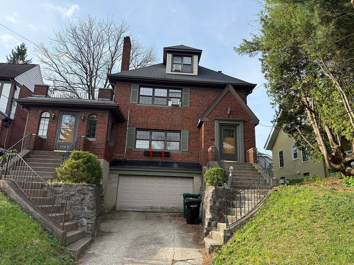 Photo 1 of 13 - 3571 Erie Ave #2 - Cincinnati, OH Primary Photo - 3571 Erie Ave #2