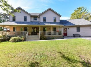 S86W30445 Stonegate DRIVE, Mukwonago, WI 53149