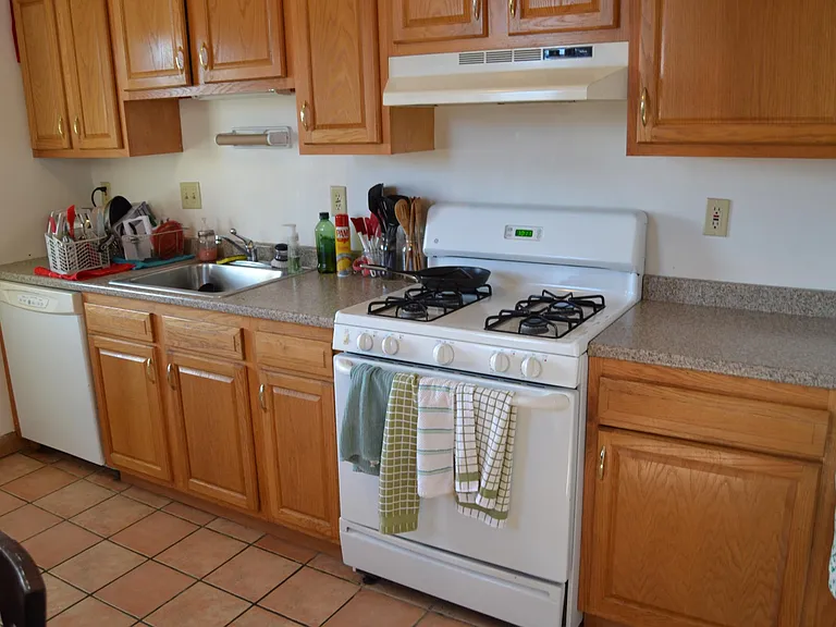 33 Egremont Rd #1 — Photo 14