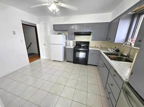 775 3rd Street image 5 of 23