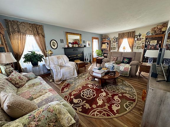 5th image of 208 E Market St