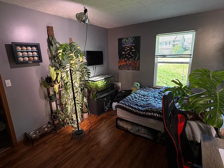 2nd Bedroom