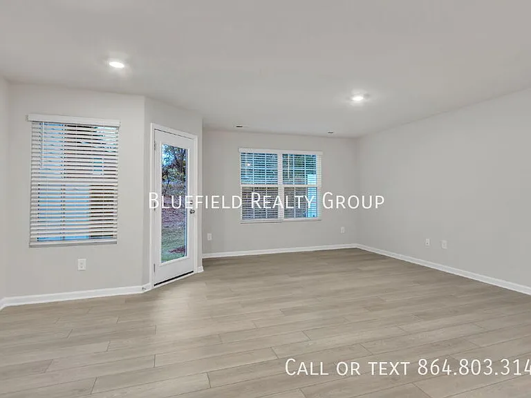808 Harper St — Photo 4