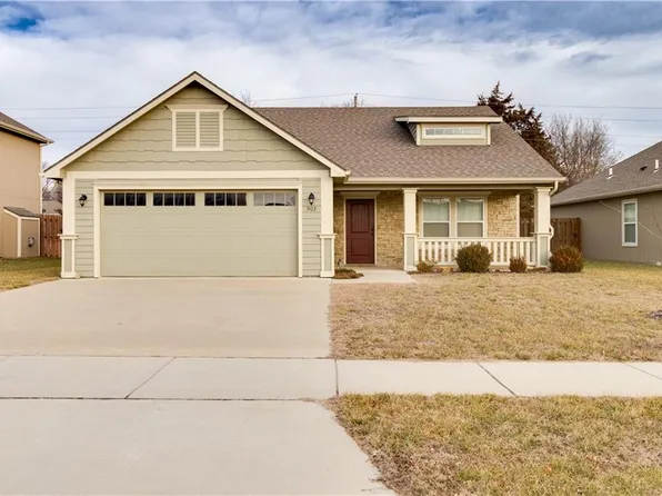 902 W 30th St, Lawrence, KS 66046