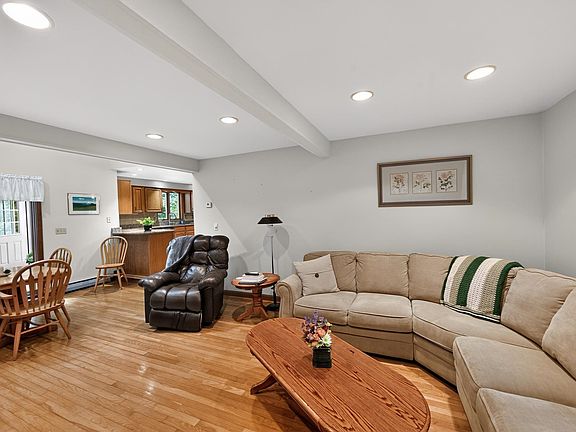 5th image of 3 Farrwood Road