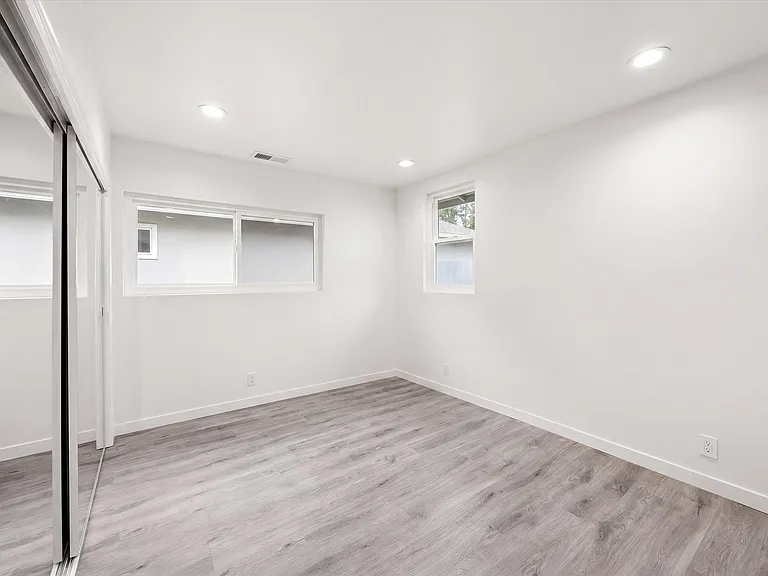 211 Cypress St #1/2 — Photo 19