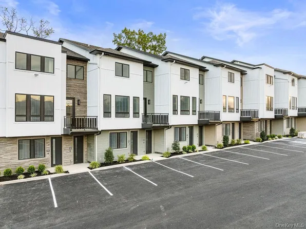 17 Union Road #106, Spring Valley, NY 10977