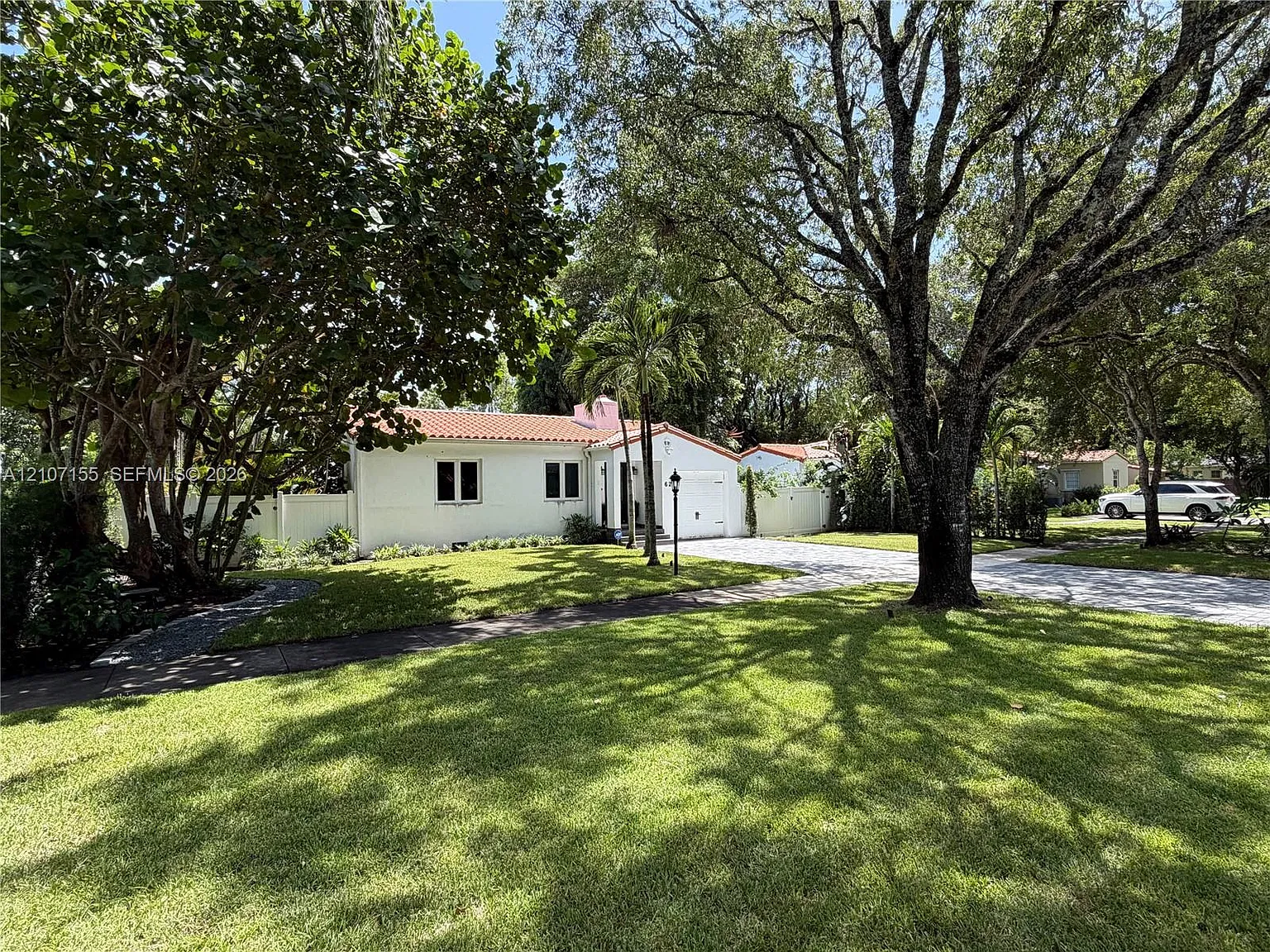 NW 105th St, Miami Shores — Photo 3
