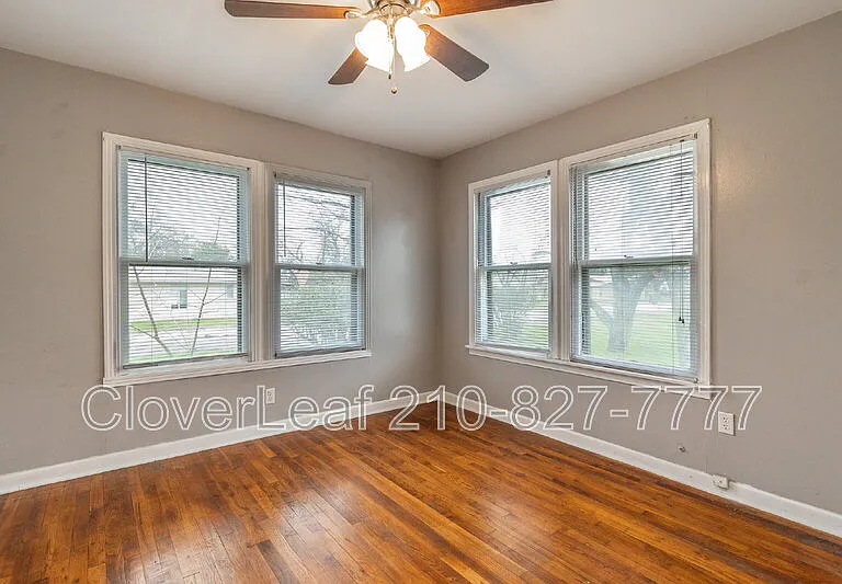 295 N Peach Ave — Photo 12