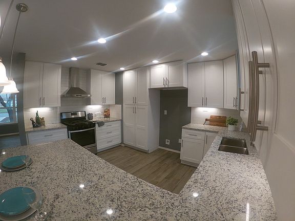 3rd image of 338 Shannon Lee St