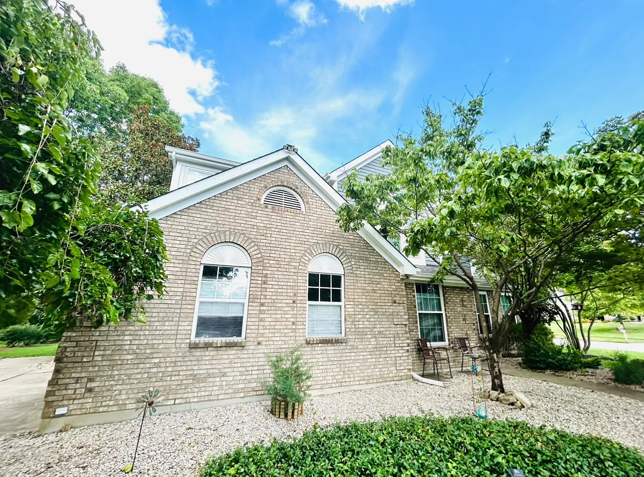 3 bed, 3261 sqft, $2,800 — Photo 3