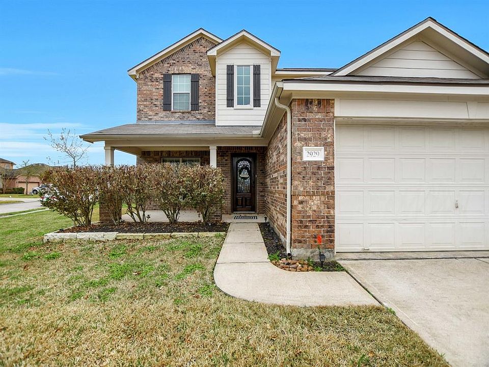 1st image of 2929 Silver Landing Ln