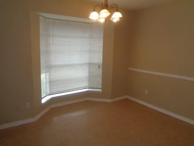 14022 Greenway Dr — Photo 9