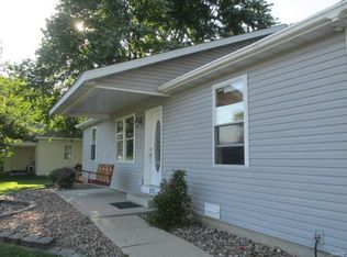 270 N 2nd St, Livingston, IL