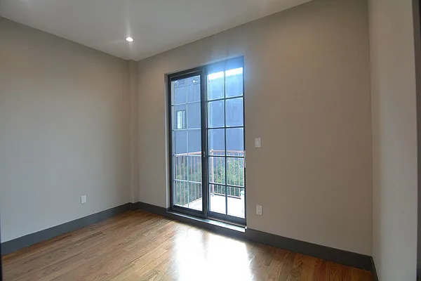 Rented by Hagstrom Management Inc | media 33