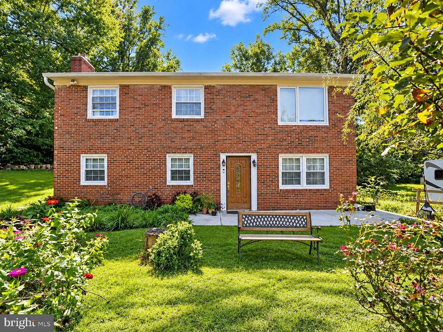 4 bed, 2.0 bath, 1938 sqft, $3,500 — Photo 1