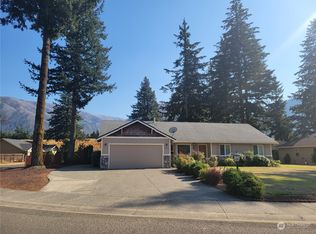 3207 Sunset Dr, North Bonneville, WA 98639