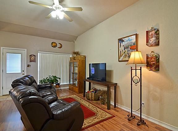 3rd image of 1082 Hillwood Dr