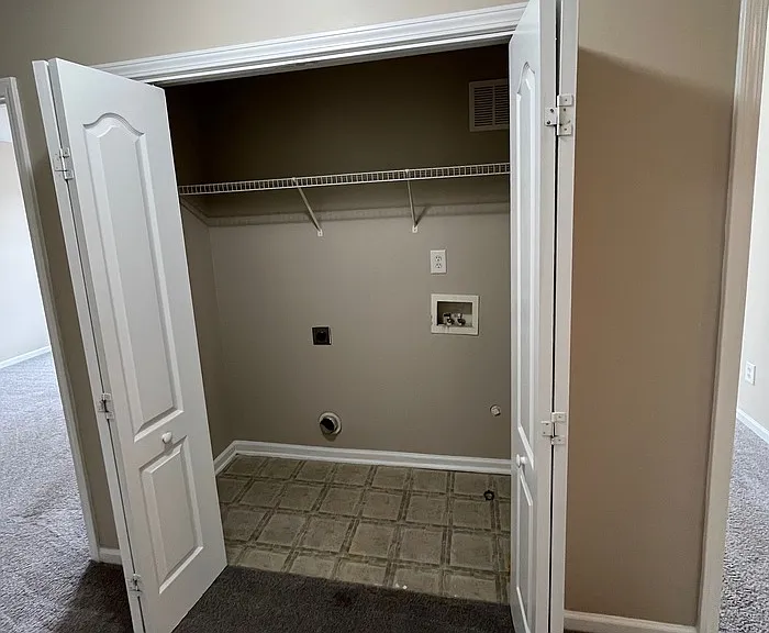 15315 Edgewater Forest Ln — Photo 24