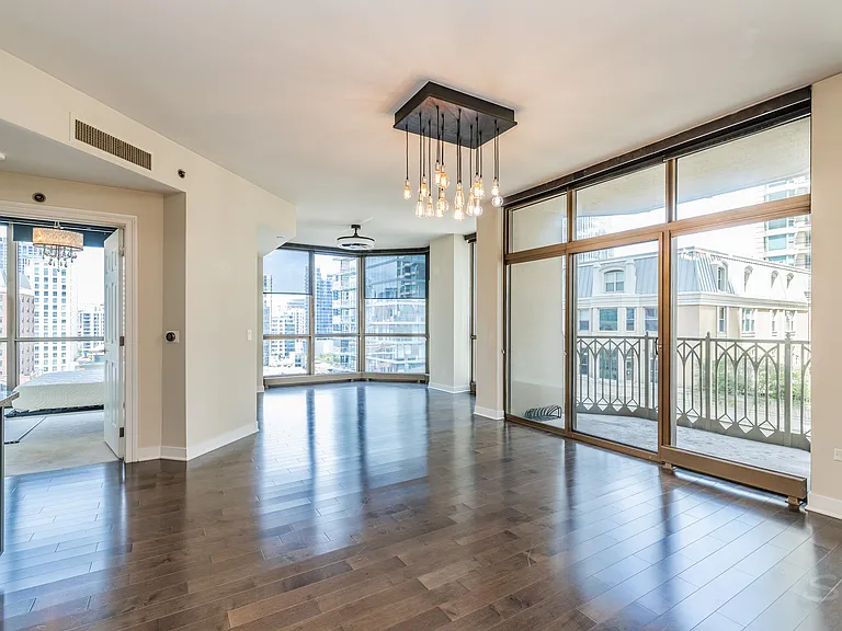 21 E Huron St #1207 — Photo 20