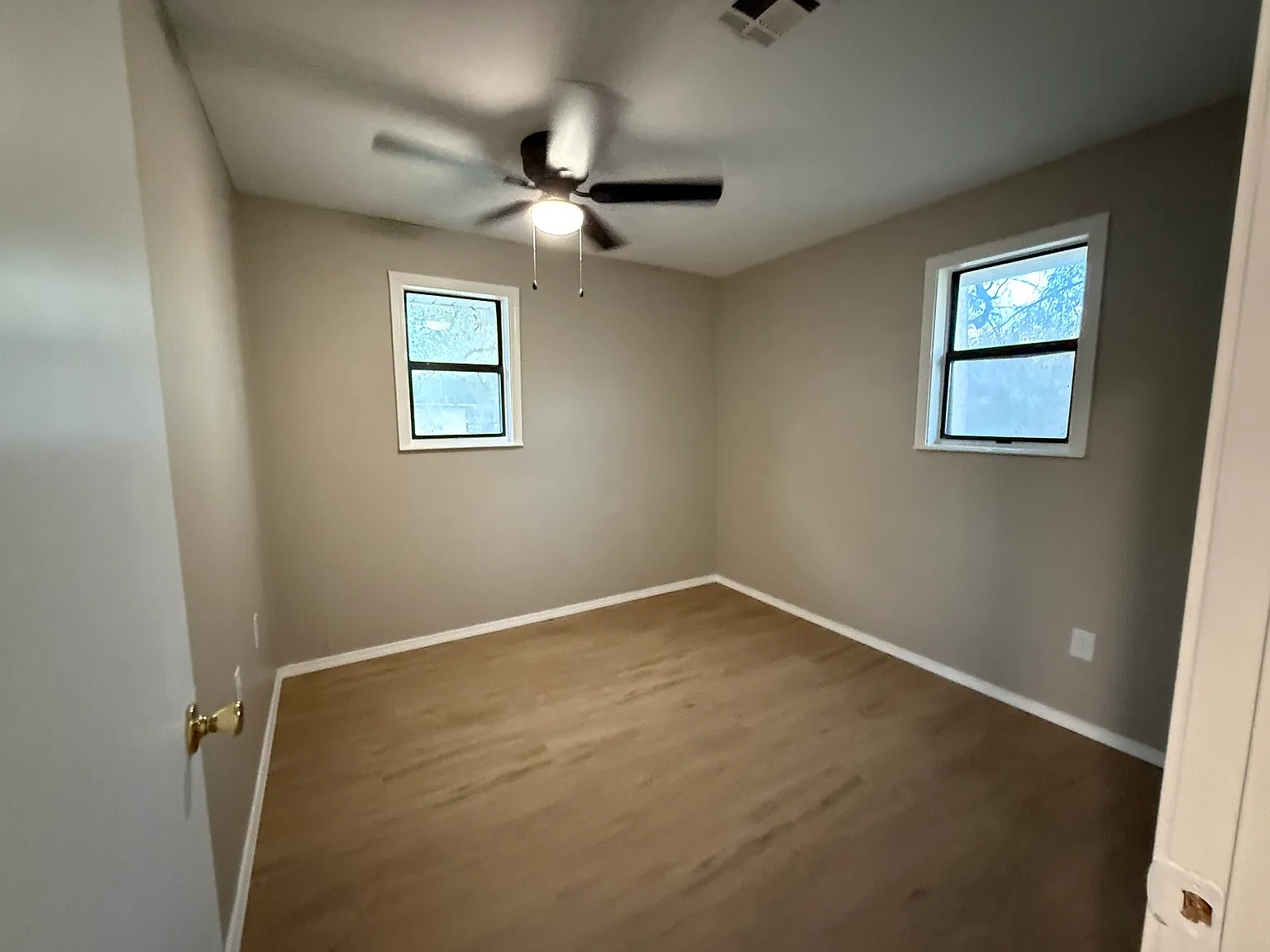 3 bed, 1000 sqft, $1,200 — Photo 4