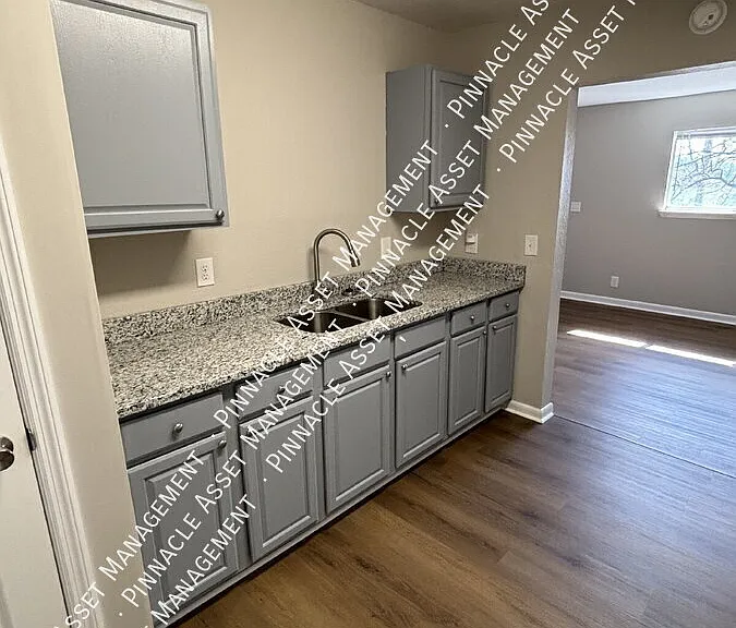208 Valley View Ave #2 — Photo 1