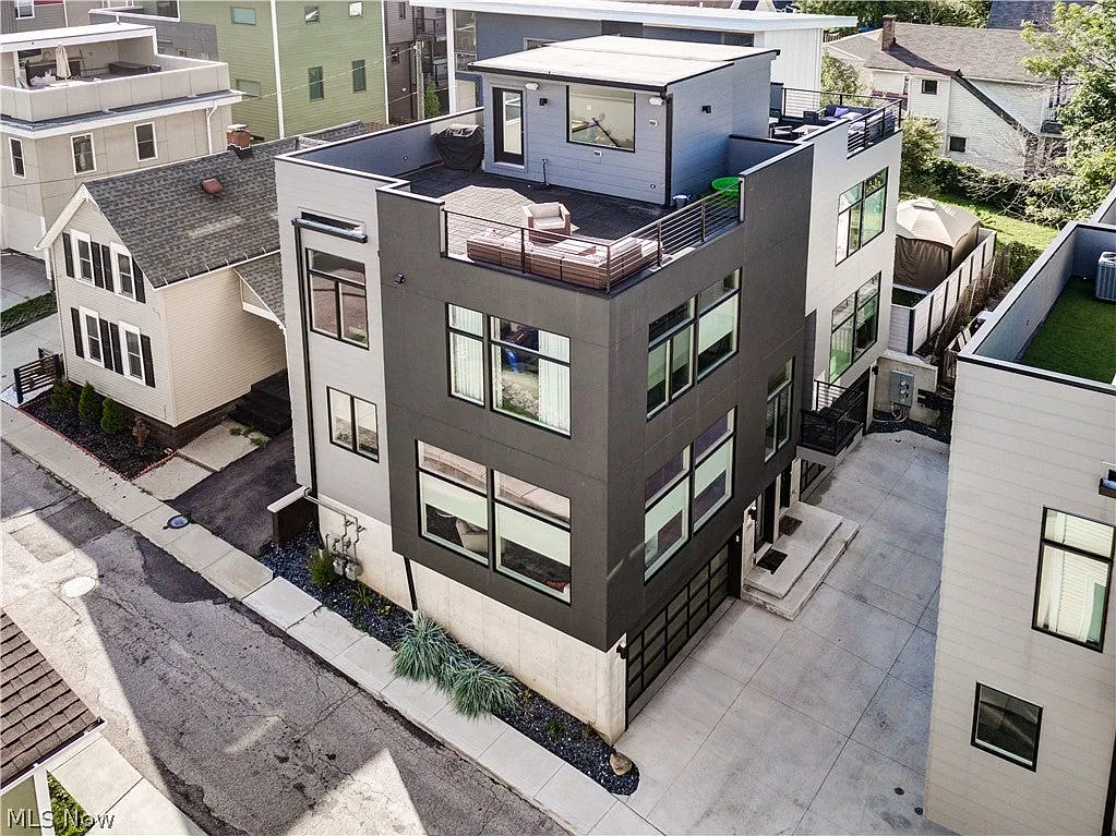 2 bed, 2.5 bath, $3,500 — Photo 1