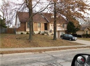 1807 SW Mic O Say Dr, Blue Springs, MO 64015