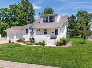 1220 Ruth Dr, Saint Louis, MO 63122