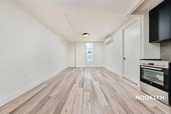 Rented by Nooklyn NYC LLC | media 67