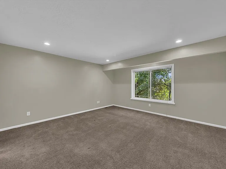 691 E Union Pines Ct — Photo 12