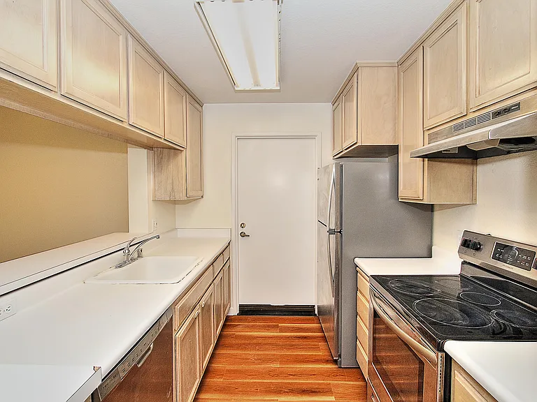 745 Overture Ct — Photo 12