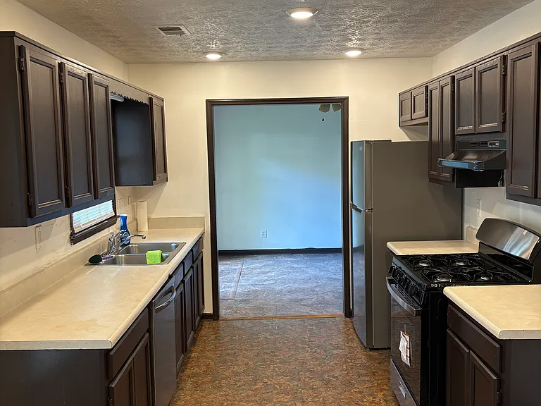 865 Bristol Way — Photo 9
