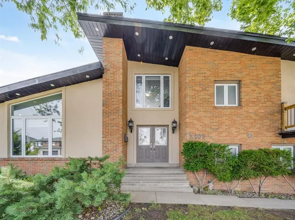2405 Roxborough Blvd, Windsor, ON N9E 2Z7