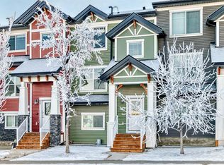 35 Nolan Hill Blvd NW, Calgary, AB T3R 0X2