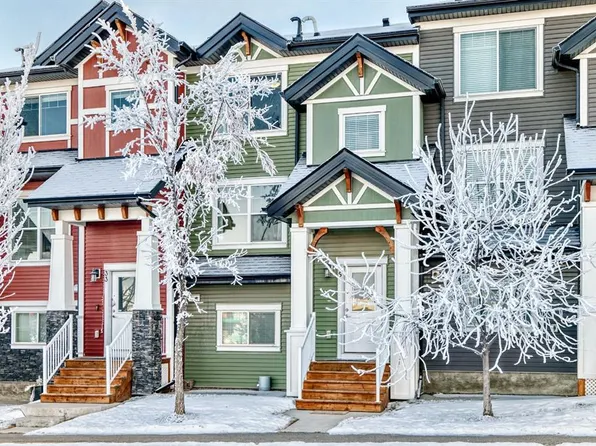 35 Nolan Hill Blvd NW, Calgary, AB T3R 0X2