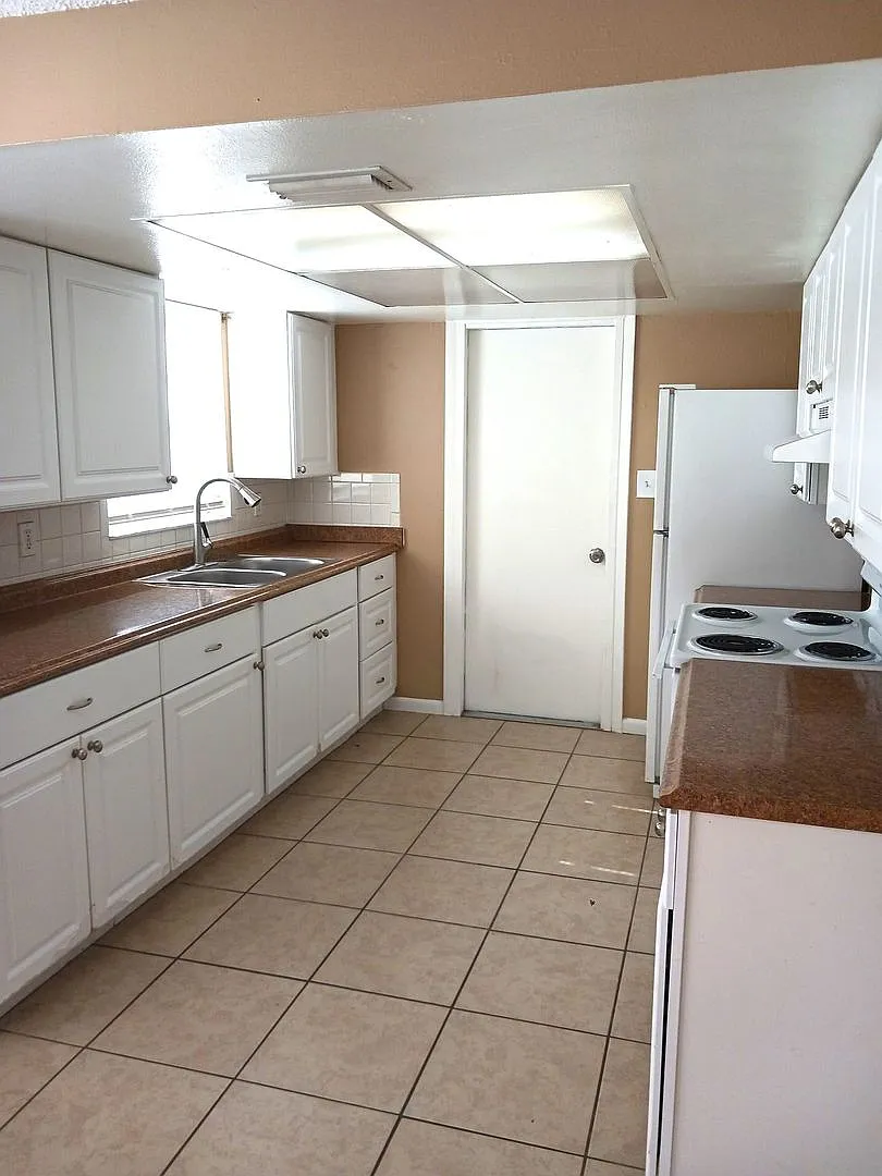 1511 Swordbill Dr. — Photo 3