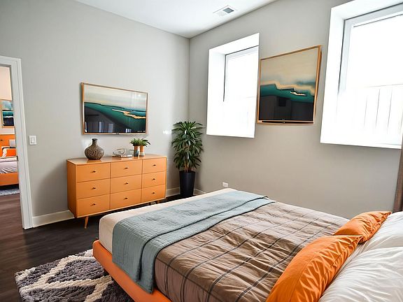 4th image of 1730 W Greenleaf Ave #103