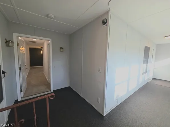 272 Us Highway 206 APT B, Andover, NJ 07821