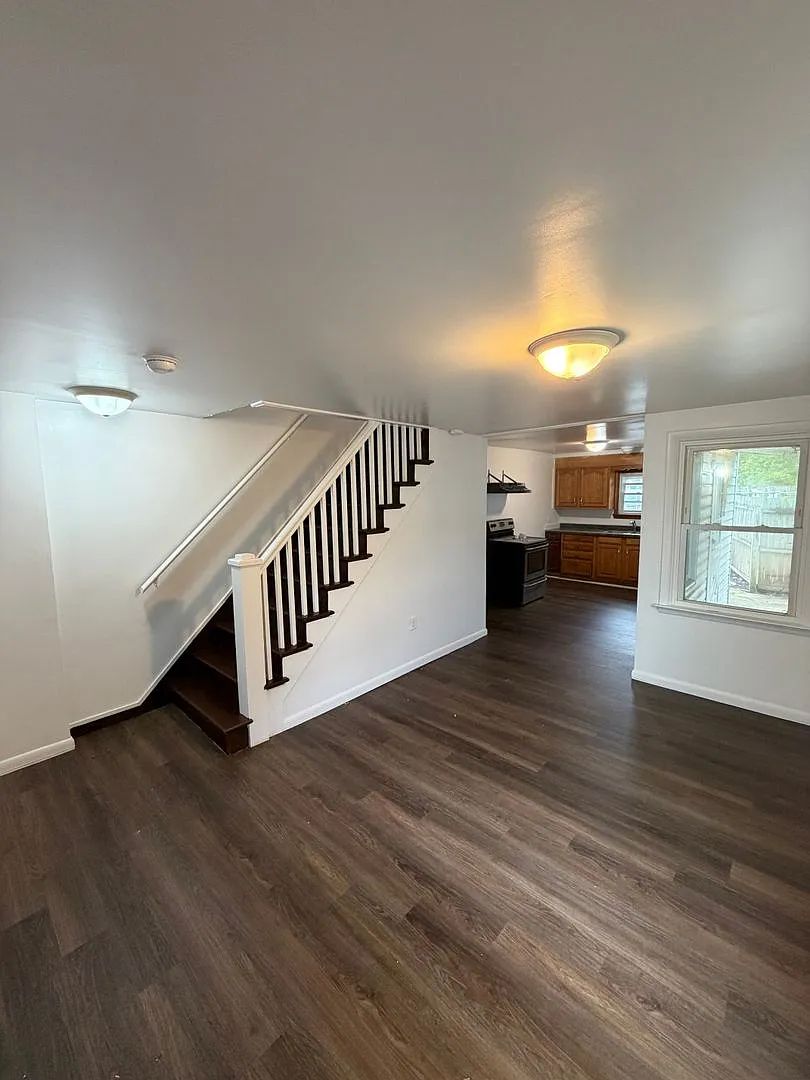 121 Cinder Street — Photo 4