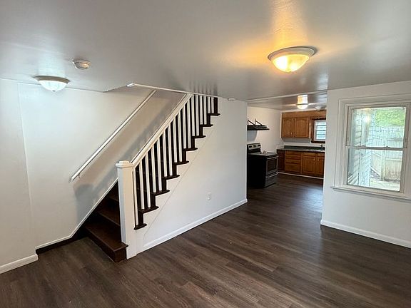 4th image of 121 Cinder St