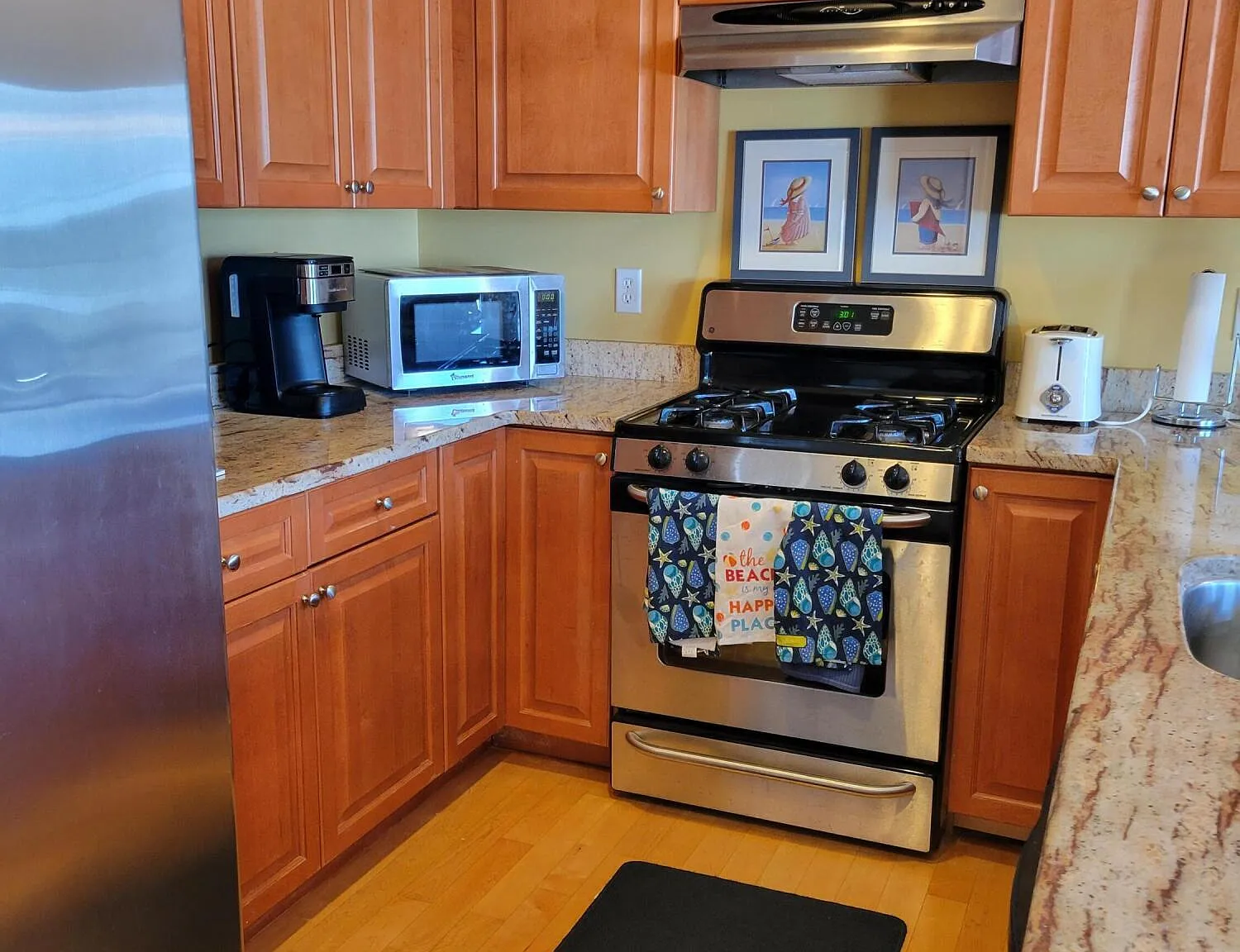 3 bed, 2.5 bath, 1098 sqft, $2,250 — Photo 3