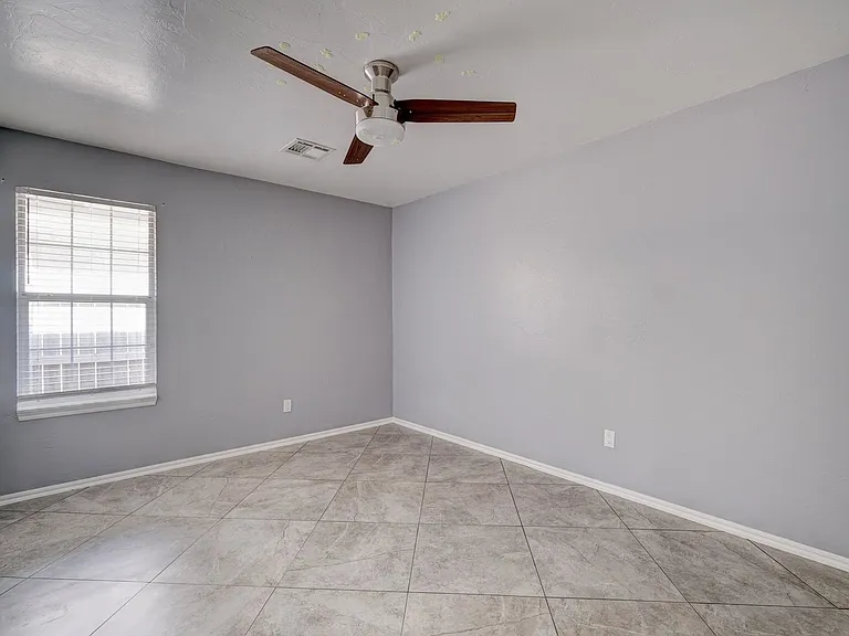 1209 SW 113th St — Photo 25